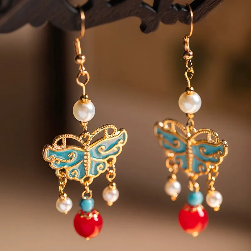 Dangle Earrings: Mothena