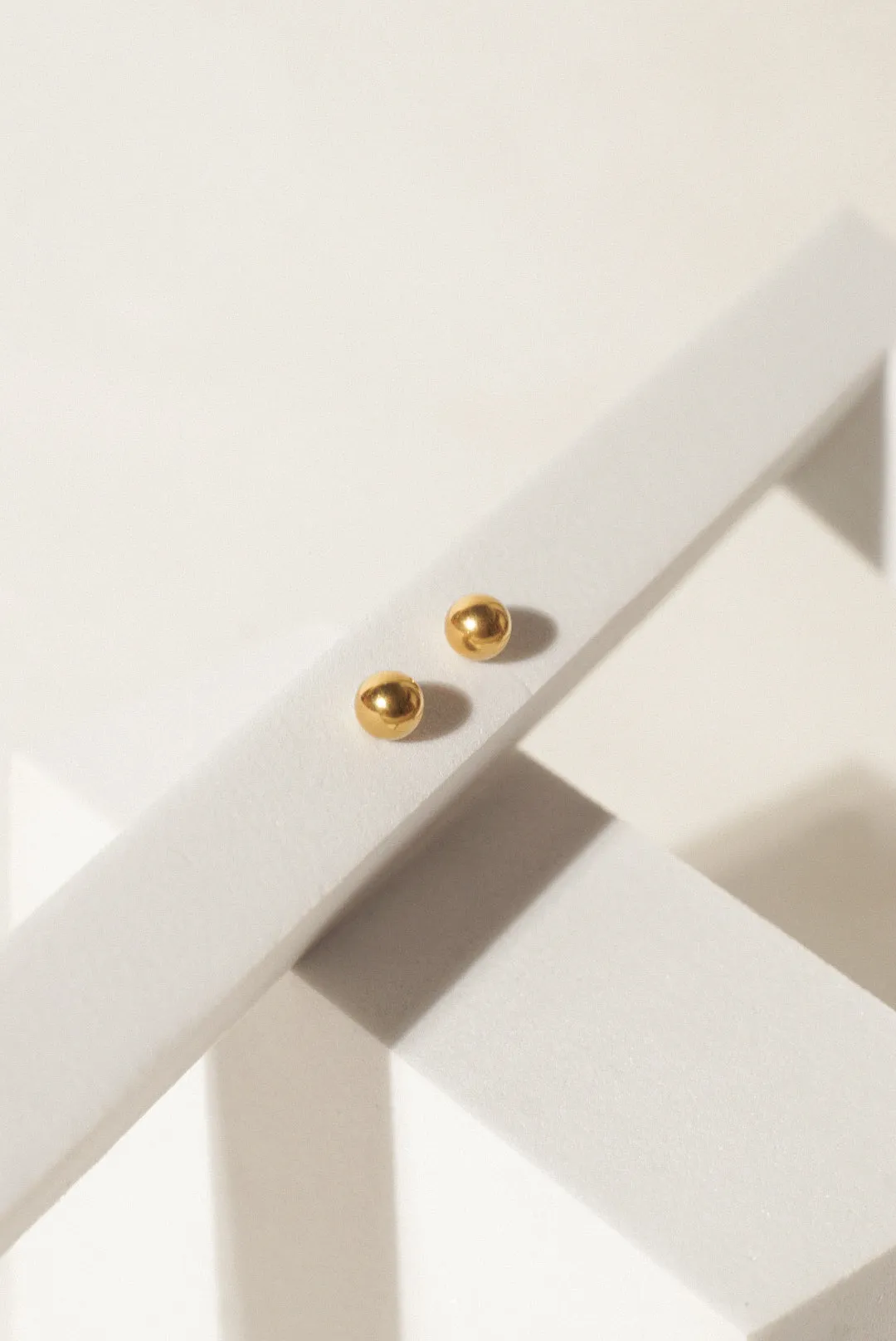 Dot Medio Earrings